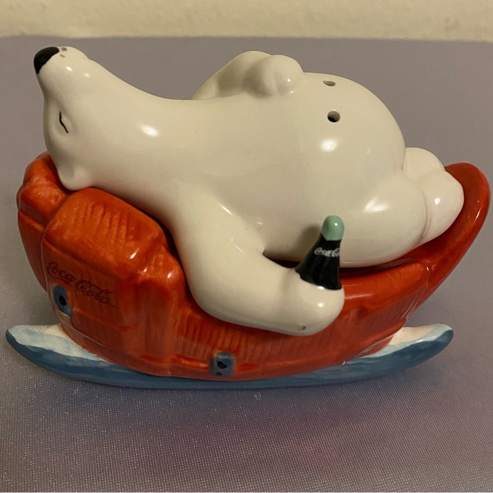 RARE 1996 COKE COCA-COLA Soda Marketing Campaign POLAR BEAR & BOAT Shakers